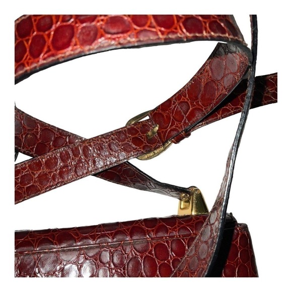 Salvatore Ferragamo "Vara" MINI Flap Crossbody Shoulder Bag - Picture 10 of 16